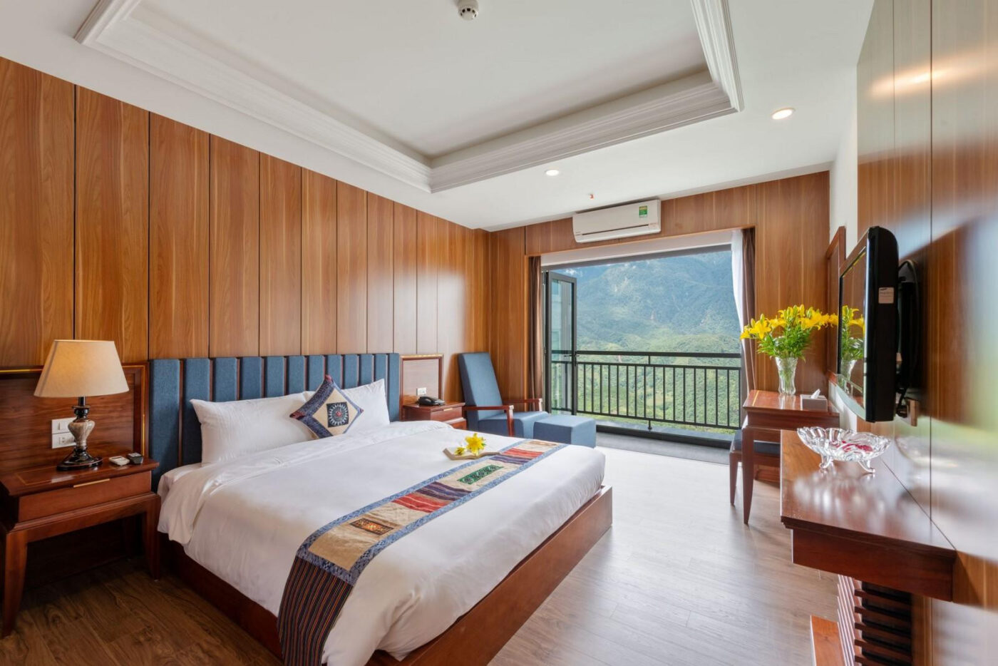 Deluxe Mountain View tại Bamboo Sapa