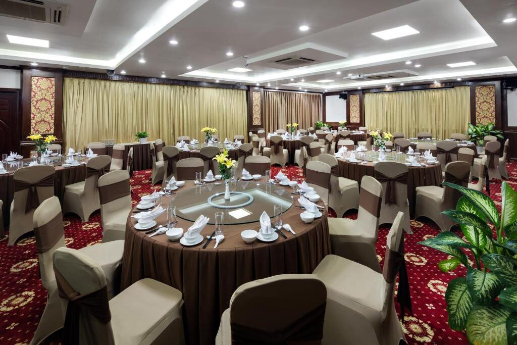 Nhà hàng tại Center Hotel Bắc Ninh