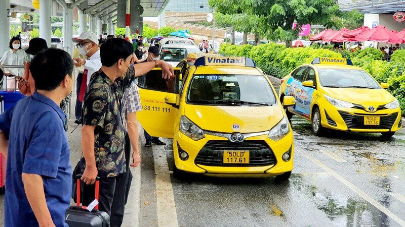 Taxi Sơn Tây với đội xe hiện đại