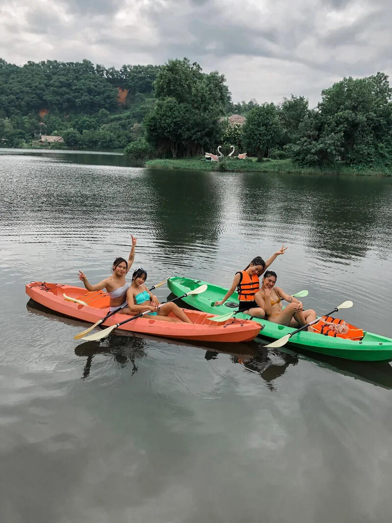Chèo thuyền kayak tại Homestay Tochi Ba Vì