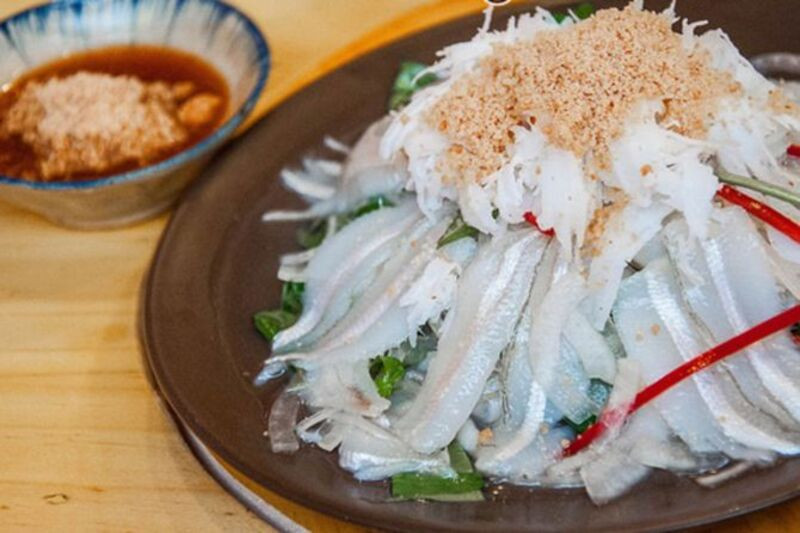 Gỏi cá mai - Món ăn hấp dẫn tại Nha Trang