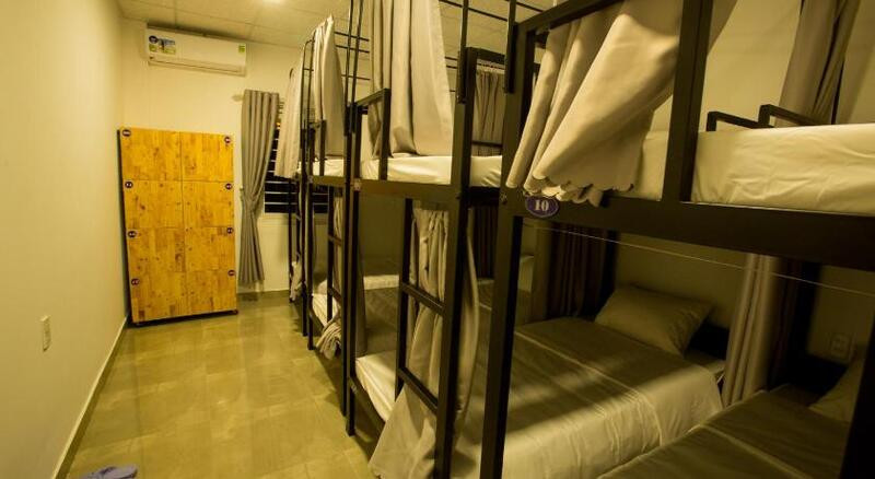 Shark Homestay - Bed in 8-bed dormitory room