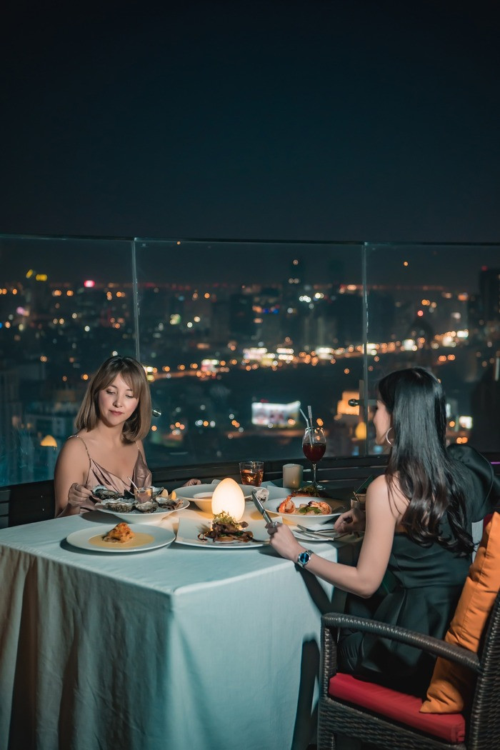 Centara Grand at CentralWorld Bangkok – Điểm nghỉ dưỡng 5 sao nằm ngay trung tâm khu mua sắm và giải trí của xứ Chùa Vàng