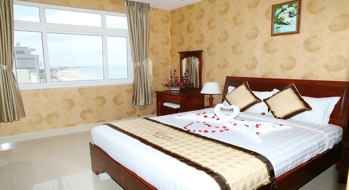 Chiêm ngưỡng toàn cảnh view biển thơ mộng từ trên cao tại Corvin Hotel Vũng Tàu