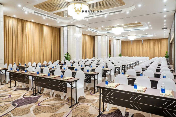 Khám phá nét đẹp quyến rũ nơi vịnh kỳ quan tại khách sạn Phát Linh Hạ Long tọa lạc trên đại lộ Marine