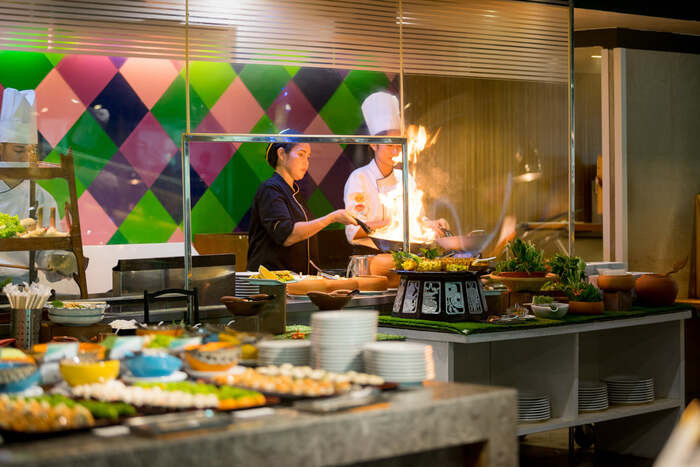 Nghỉ dưỡng tại Furama Silom Hotel và trải nghiệm cuộc sống về đêm sôi động giữa lòng Bangkok