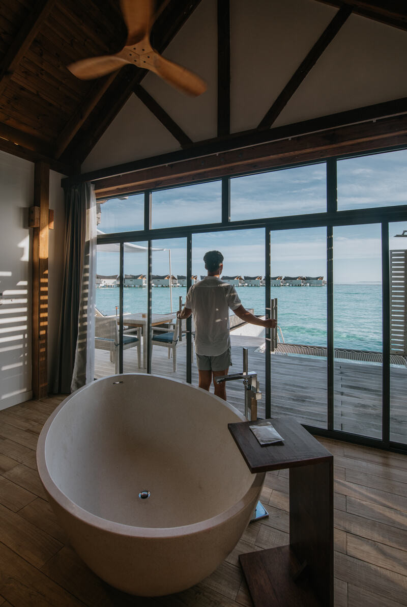 Review kỳ nghỉ Maldives ở resort Movenpick Kuredhivaru 5 sao siêu mới