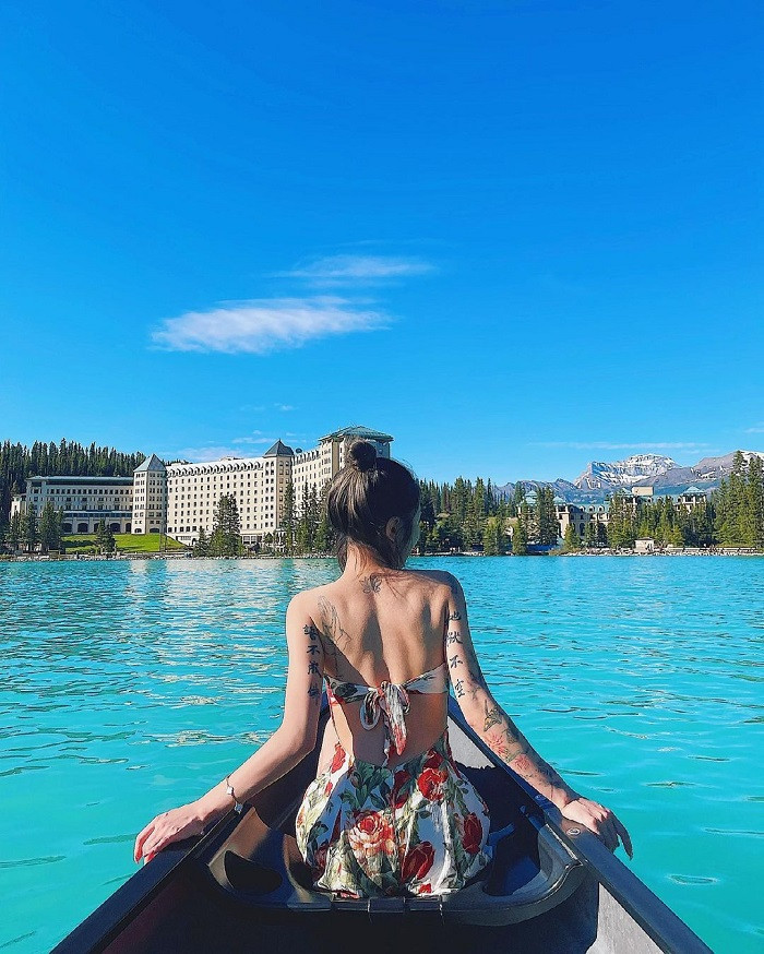 Say đắm vẻ đẹp tựa lâu đài của khách sạn Fairmont Chateau Lake Louise bên di sản nổi tiếng Canada