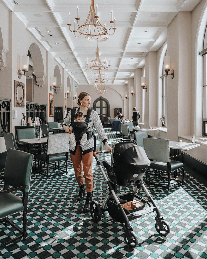 Say đắm vẻ đẹp tựa lâu đài của khách sạn Fairmont Chateau Lake Louise bên di sản nổi tiếng Canada