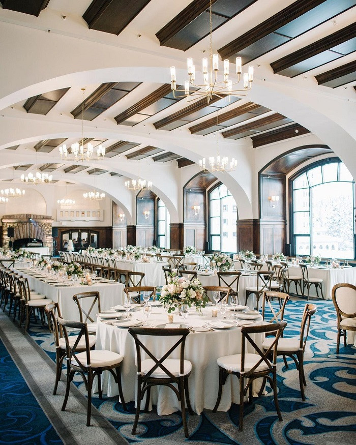 Say đắm vẻ đẹp tựa lâu đài của khách sạn Fairmont Chateau Lake Louise bên di sản nổi tiếng Canada