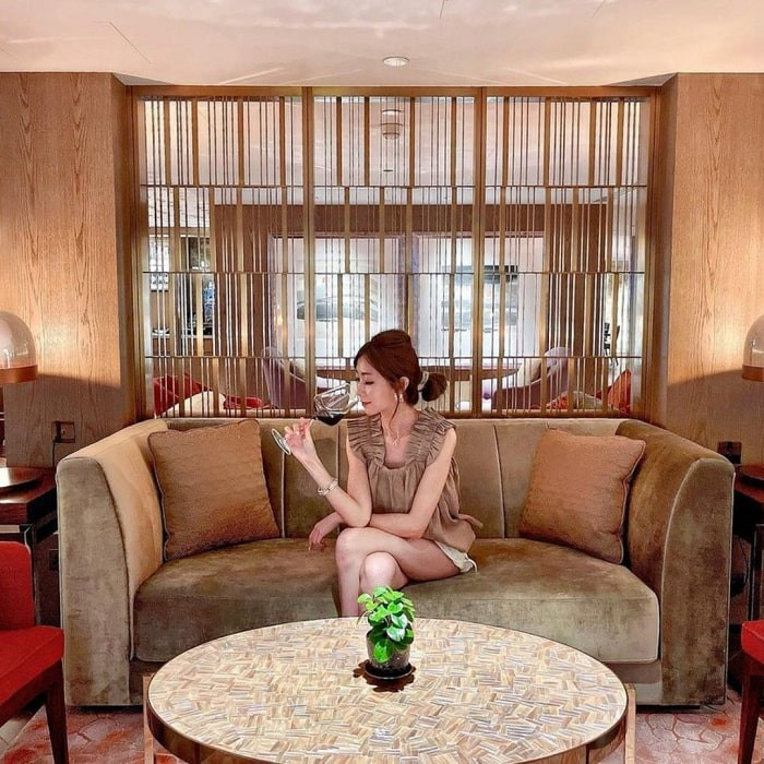 Tận cùng sự sang trọng xứ Cảng thơm là Mandarin Oriental Hong Kong, một trong khách sạn cao cấp nhất thế giới