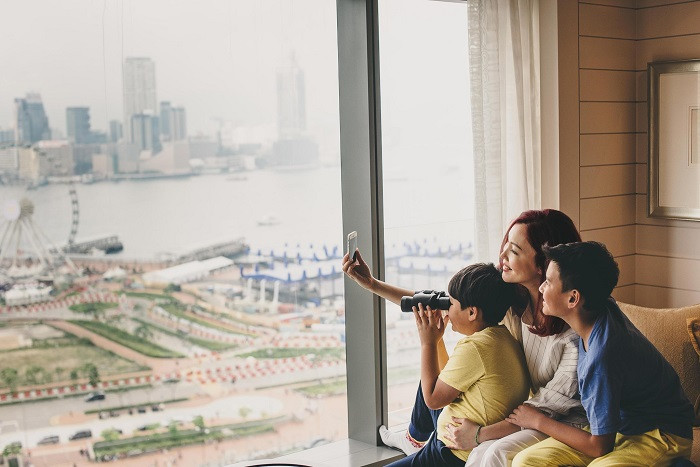 Tận cùng sự sang trọng xứ Cảng thơm là Mandarin Oriental Hong Kong, một trong khách sạn cao cấp nhất thế giới