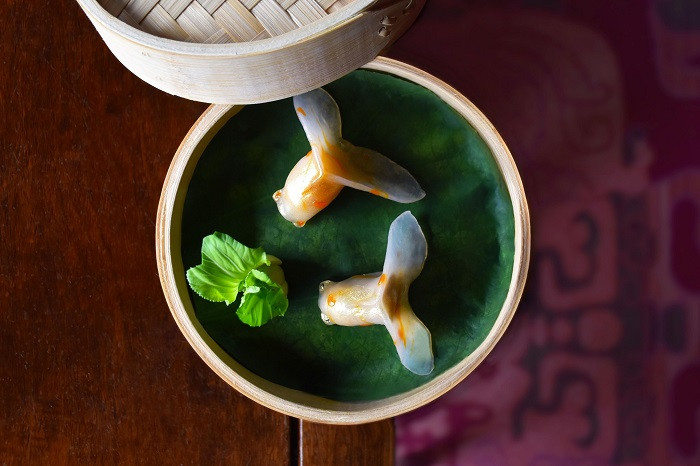 Tận cùng sự sang trọng xứ Cảng thơm là Mandarin Oriental Hong Kong, một trong khách sạn cao cấp nhất thế giới