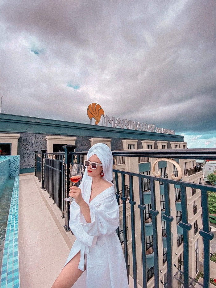 Thuận lợi di chuyển khám phá biển đảo thơ mộng với top khách sạn gần sân bay Côn Đảo nổi tiếng