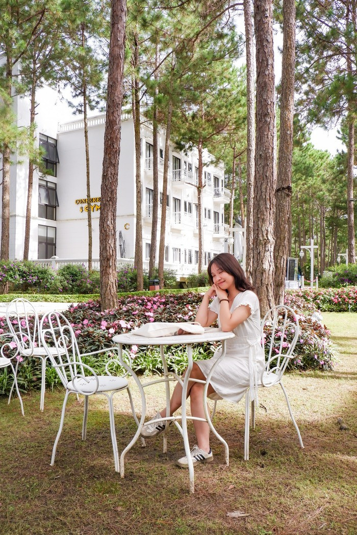 Trải nghiệm nghỉ dưỡng giữa khung cảnh non nước thơ mộng tại các khách sạn gần hồ Tuyền Lâm Đà Lạt