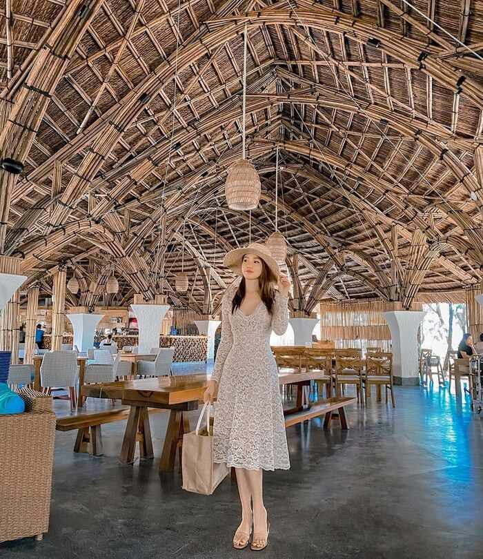Vi vu khám phá xứ ‘hoa vàng cỏ xanh’ tại khu nghỉ dưỡng Stelia Beach Resort Phú Yên tọa lạc giữa cảnh sắc thơ mộng